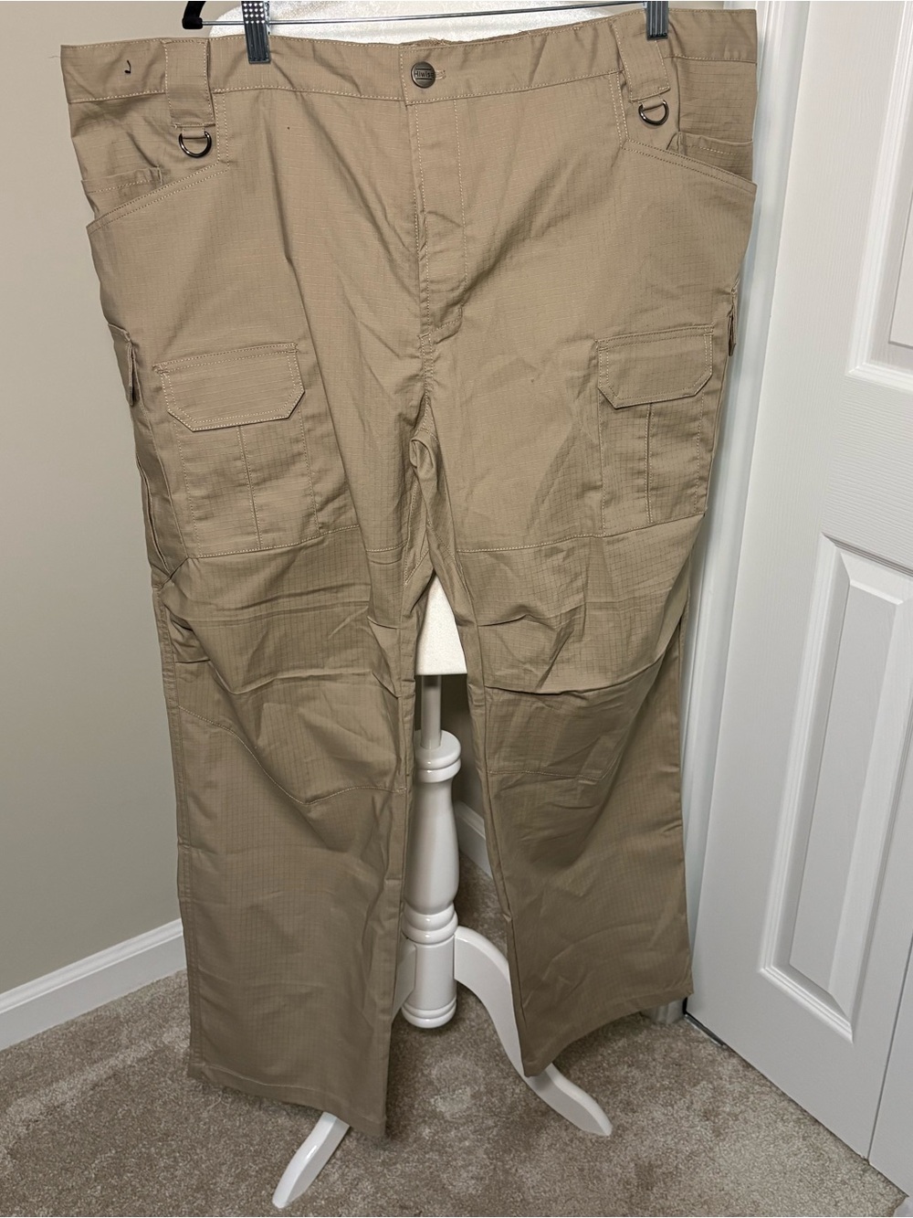 Men's Cargo Utility Pants in Khaki